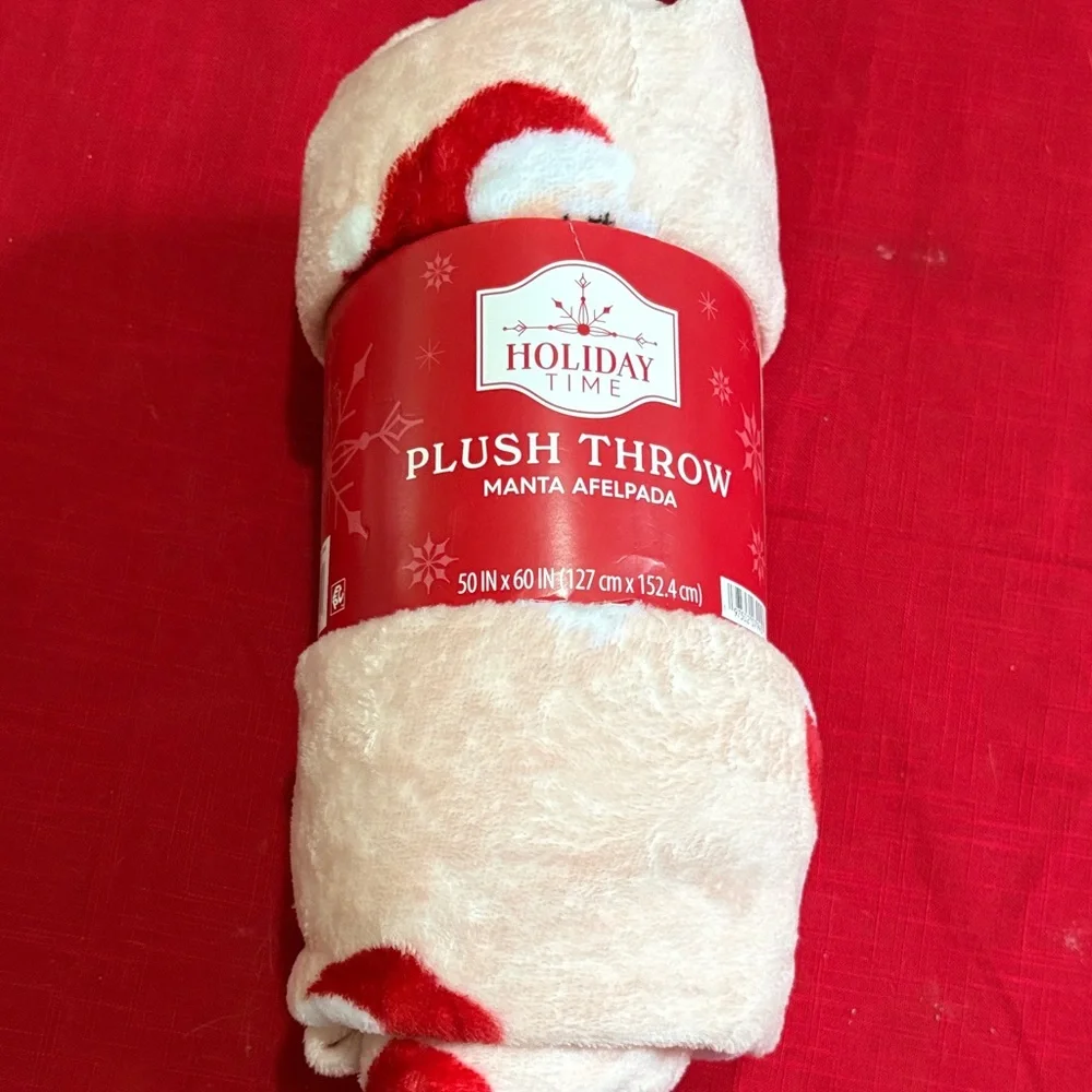NWT SANTA HOLIDAY PLUSH THROW